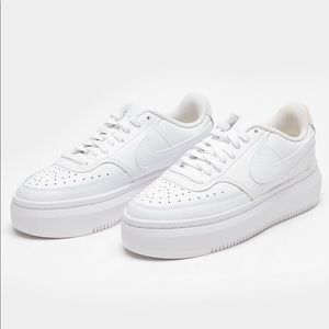 NIKE Court Vision Alta Womens Shoes size 8